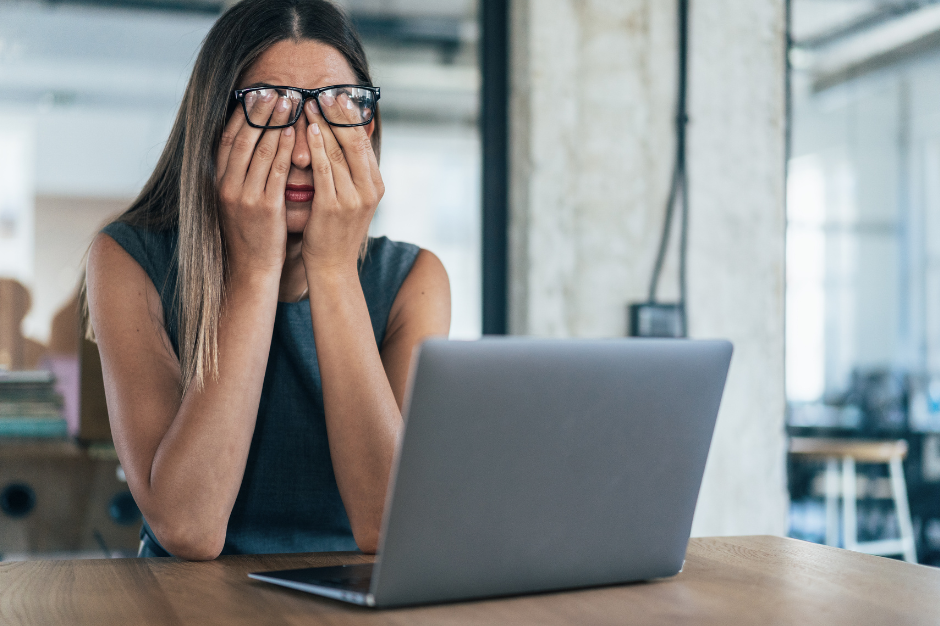 What causes achy eyes